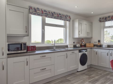 Kitchen/diner | Bryn Y Felin, Dyffryn Ardudwy, near Harlech