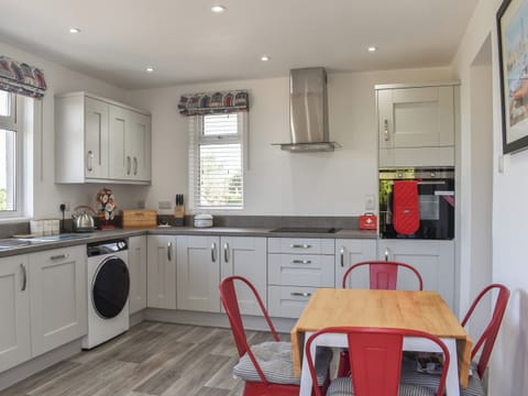 Kitchen/diner | Bryn Y Felin, Dyffryn Ardudwy, near Harlech