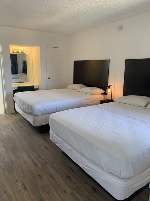 Basic Double Room | WiFi (free)