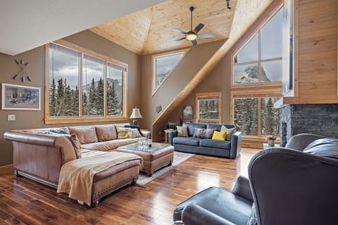 Panoramic mountain views