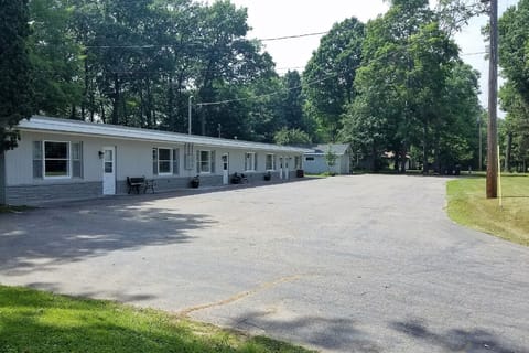 Plenty of parking for your vehicles & boat trailer or snowmobile trailer