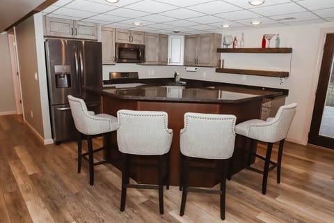 Downstairs Kitchen (2)