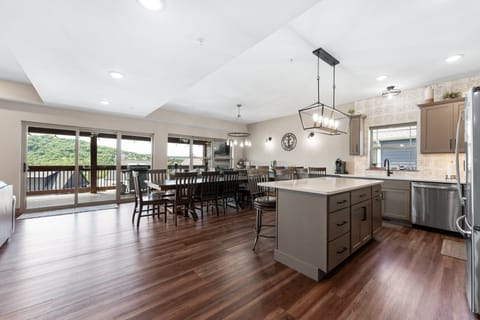 Cottage, Multiple Bedrooms | Private kitchen | Fridge, oven, coffee/tea maker, toaster