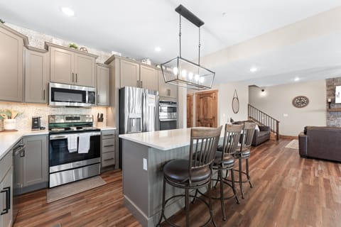 Cottage, Multiple Bedrooms | Private kitchen | Fridge, oven, coffee/tea maker, toaster