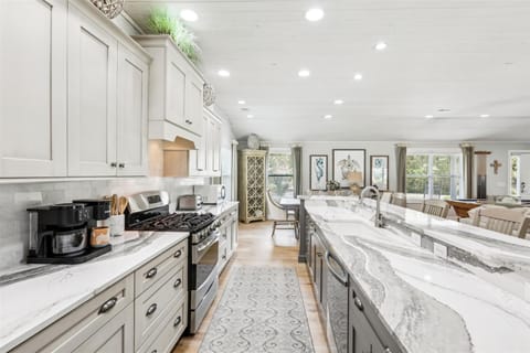 Kitchen at 7 Ibis Street