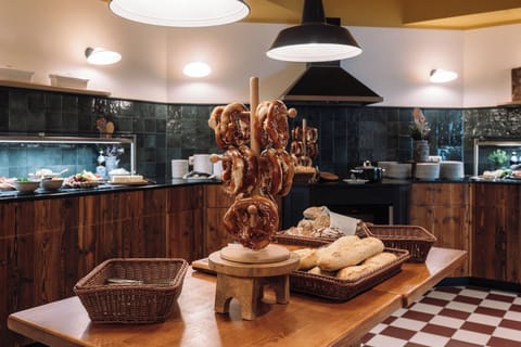 Free daily full breakfast