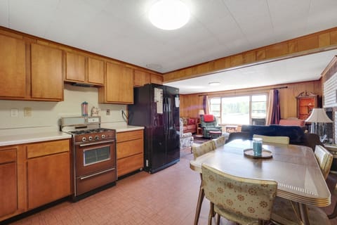 Indoors, Room, Chair, Furniture, Flooring