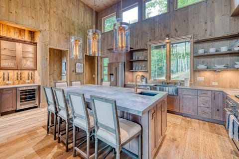 324grnridgemtnrd-0420_AuroraHDR2019-edit