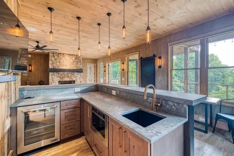 324grnridgemtnrd-0565_AuroraHDR2019-edit