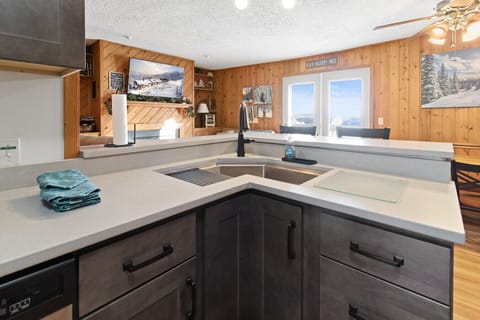 Brand new kitchen (Nov. 2025)