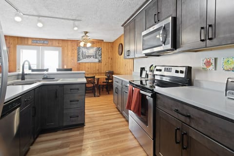 Brand new kitchen (Nov. 2025