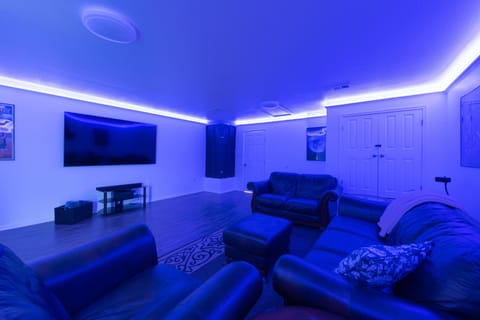 AMAZING THEATER ROOM WITH SURROUND SOUND VIZIO SPEAKERS AND MOOD LIGHTING