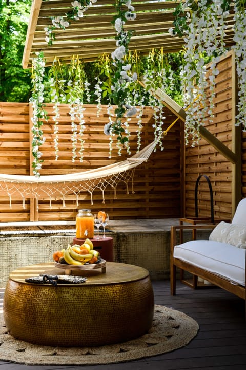 Honeymoon Apartment, Ensuite | Garden