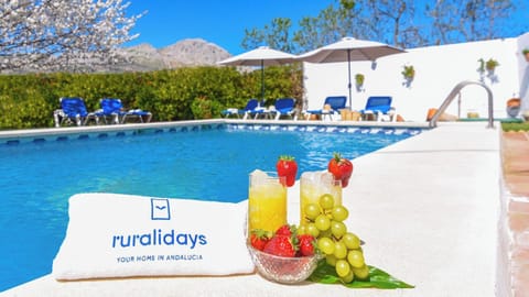 Villa Paqui Villanueva de la Concepción by Ruralidays