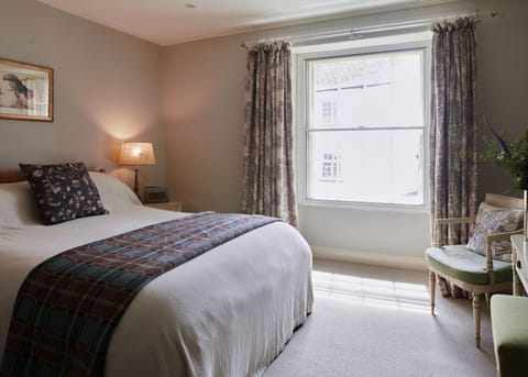 Classic Double Room | Desk, iron/ironing board, free WiFi, bed sheets