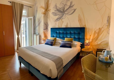Double Room, 1 Double Bed, Balcony | Minibar, in-room safe, desk, iron/ironing board