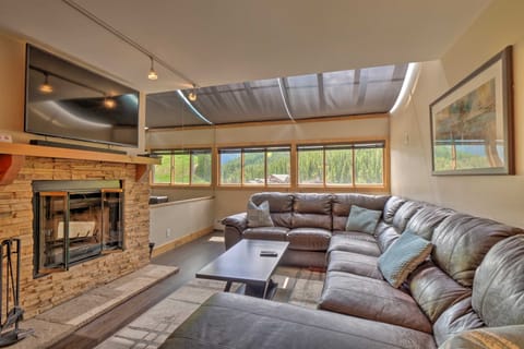 Indoors, Furniture, Living Room, Home Decor, Couch