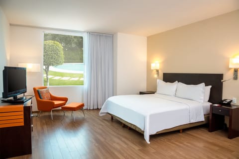 Superior Room, 1 King Bed | In-room safe, iron/ironing board, free cribs/infant beds