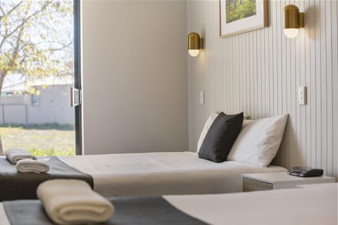 Deluxe Double Room | In-room safe, desk, soundproofing, free WiFi