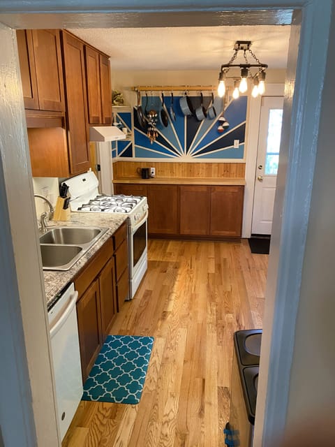 Kayaker's Kitchen
- Fridge/Freezer
- Microwave
- Stove
- Plates, Bowls, cups etc