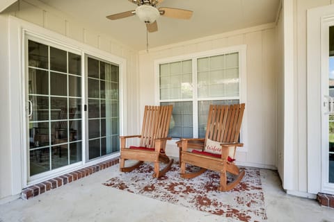 Welcome to Bermuda Drive Abode!   Relax in our oversized rocking chairs!