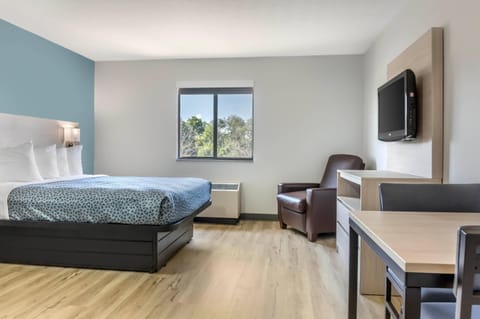 Desk, iron/ironing board, WiFi (free), bed sheets