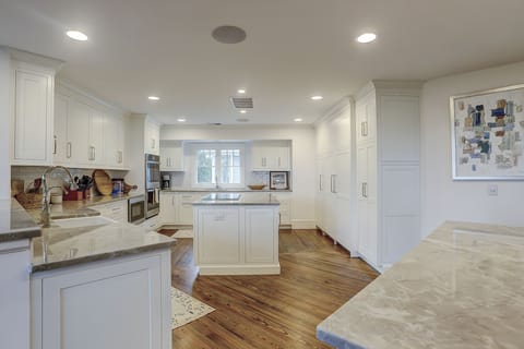 5 Brown Pelican - Kitchen (2nd Floor)