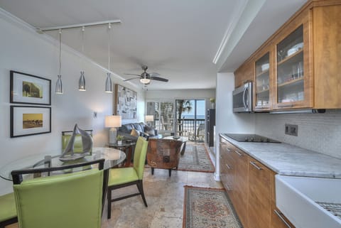 Deluxe Condo, 1 Bedroom, Oceanfront (203) | Private kitchen | Fridge, microwave, stovetop, coffee/tea maker