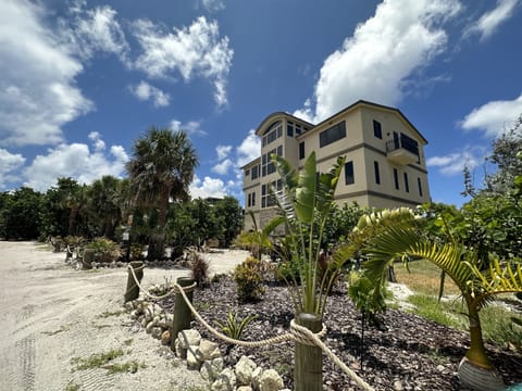 Welcome to Beauty and the Beach!