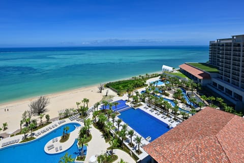 Royal Corner Suite Twin, No Smoking (w/ Club Lounge&VIP Pool Bar Access, Additional children fee) | Balcony view