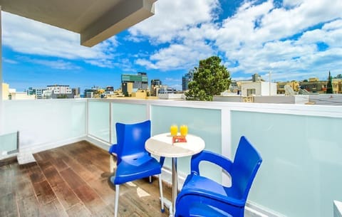 Balcony (Street View)