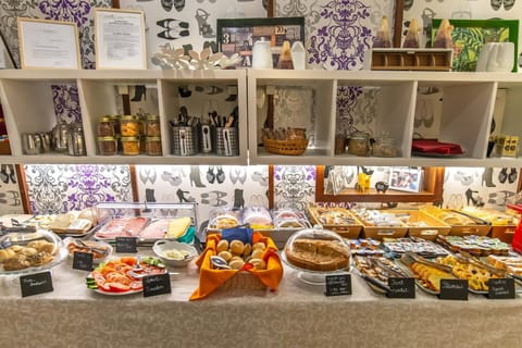 Daily buffet breakfast for a fee
