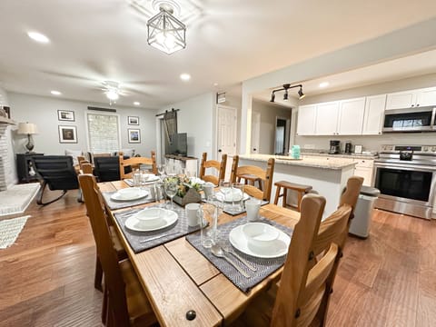 "This place is a 5 star stay! Can't wait to book this place again." - D.J.