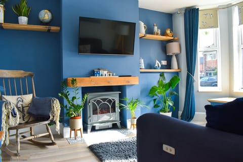 Avocet living room with reclining sofa