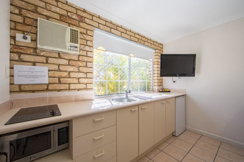 Apartment, 2 Bedrooms | Private kitchenette | Coffee/tea maker, mini-fridge, microwave, electric kettle