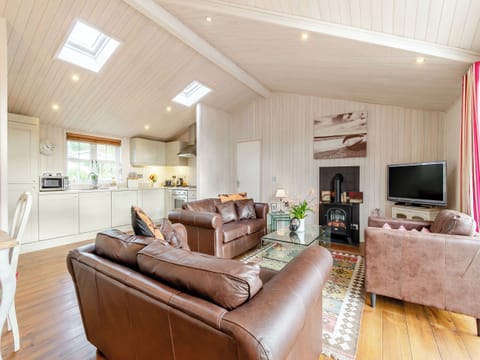Open plan living space | Beech Tree Lodge, Derby