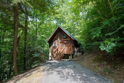 Nestled alone at the end of the street. Private and quiet. 