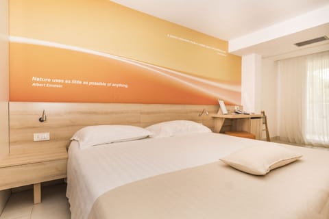 Classic Room, Balcony, Park Side | In-room safe, desk, blackout drapes, travel crib