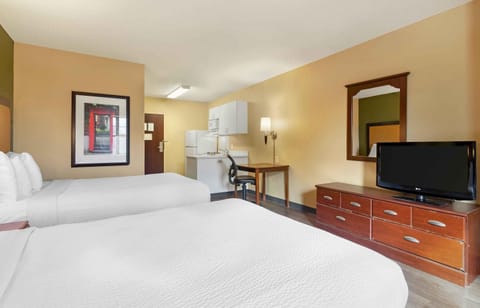 Studio, 2 Double Beds, Non Smoking | Desk, blackout drapes, iron/ironing board, WiFi (free)