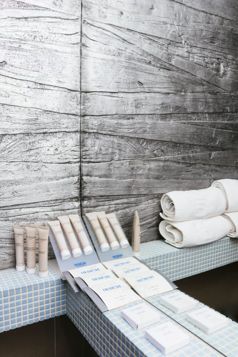 Standard Double Room | Bathroom | Free toiletries, hair dryer, slippers, towels