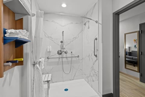 Suite, 1 King Bed, Accessible, Non Smoking (Bathtub w/ Grab Bars) | Accessible bathroom
