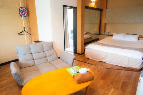 Room 13, No Pets Allowed, Non Smoking | WiFi (free), individually decorated, individually furnished, bed sheets