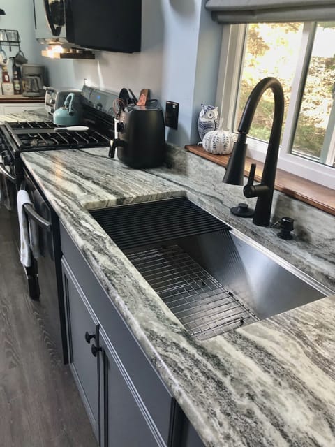 Air-fryer/Skillet/Slow cooker/Toaster oven/Pots and Pans/Baking Sheets