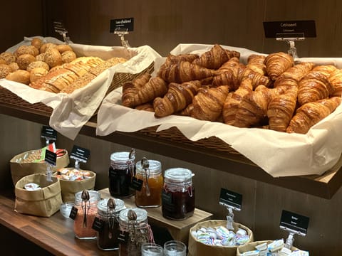 Daily continental breakfast for a fee