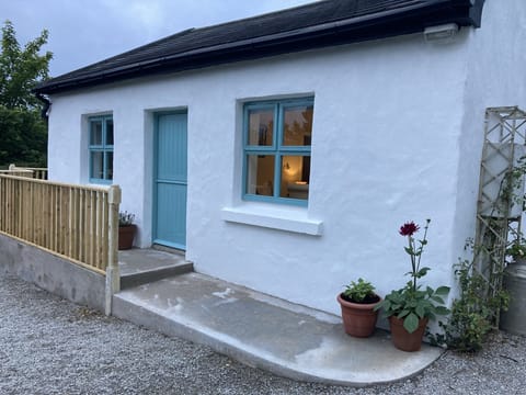Lovely 2 bedroom cottage at the base of the comeragh mountains 
