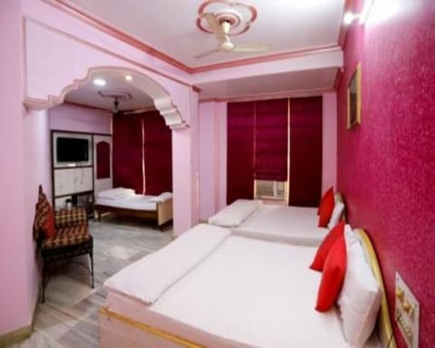 Family Quadruple Room | Free WiFi
