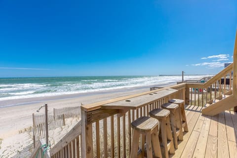 Lower Sun Deck & Shared Beach Access