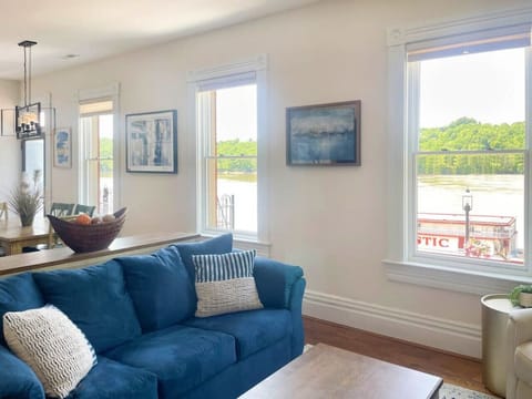 Family room view overlooking the Ohio River.