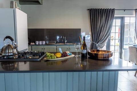 Luxury Cottage, 2 Bedrooms, Mountain View, Poolside | Private kitchen | Electric kettle