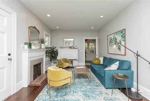 Enter into the beautiful vintage living room!